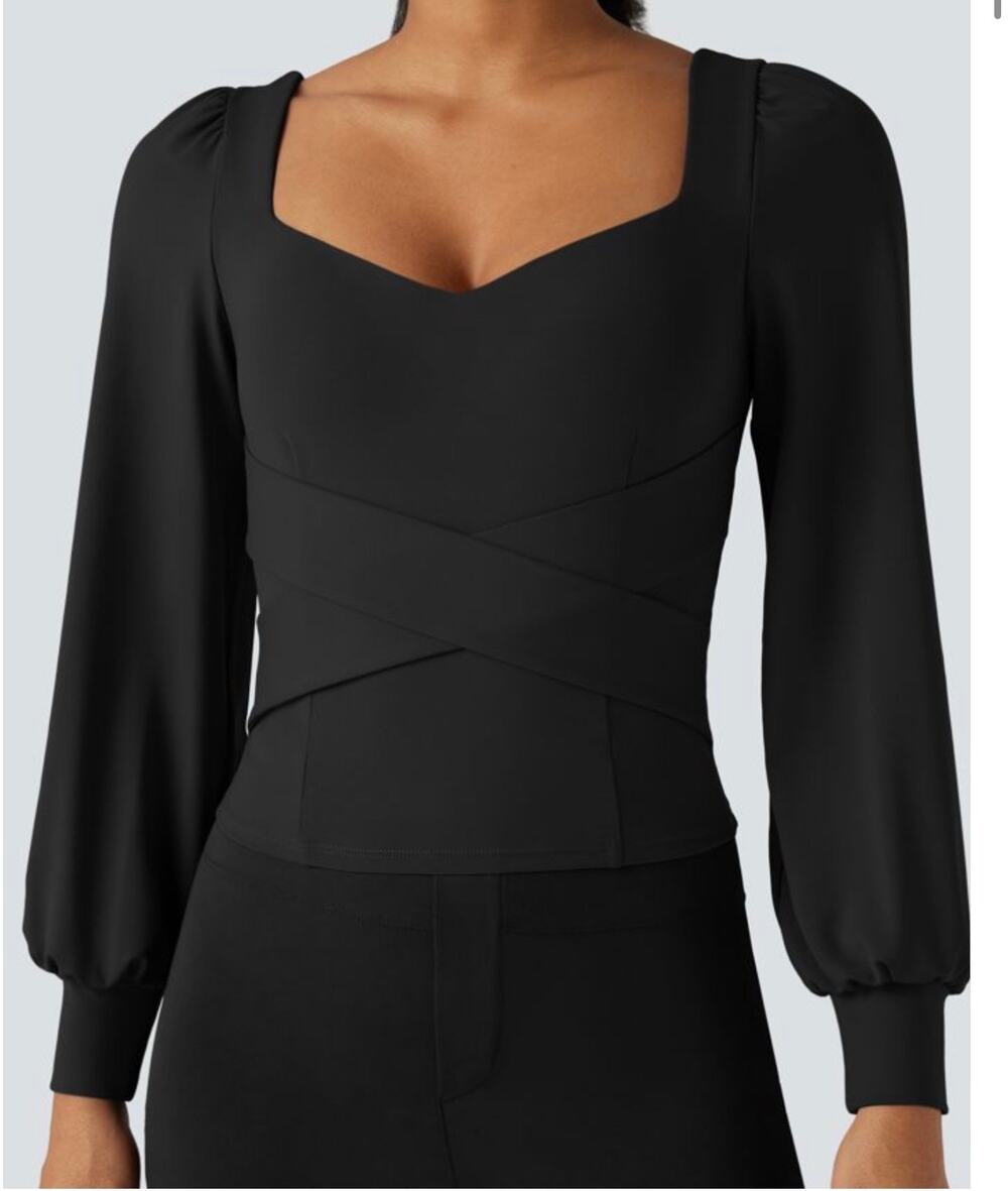 Halara Med push up molded cup sweetheart puff sleeve top long sleeve black